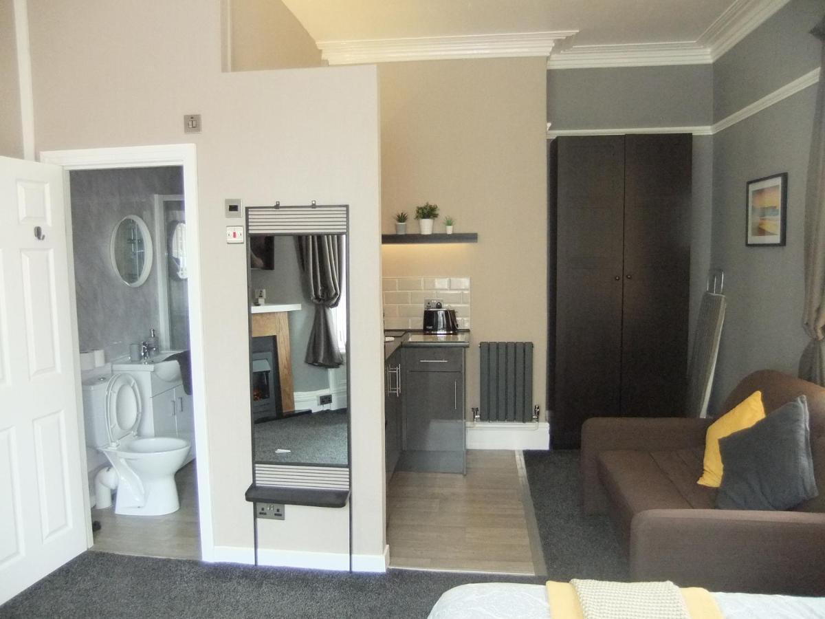 Ferienwohnung Dewsbury House Blackpool Exterior foto