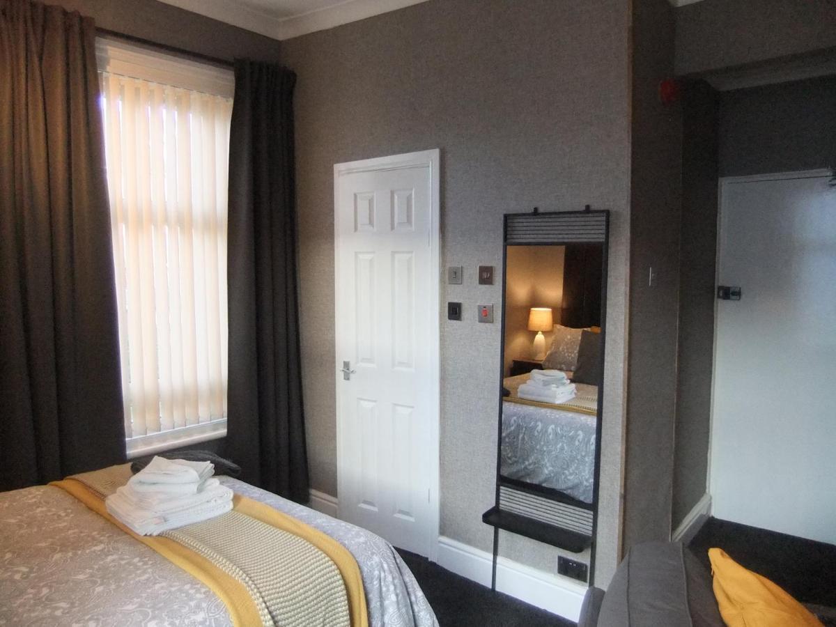 Ferienwohnung Dewsbury House Blackpool Exterior foto