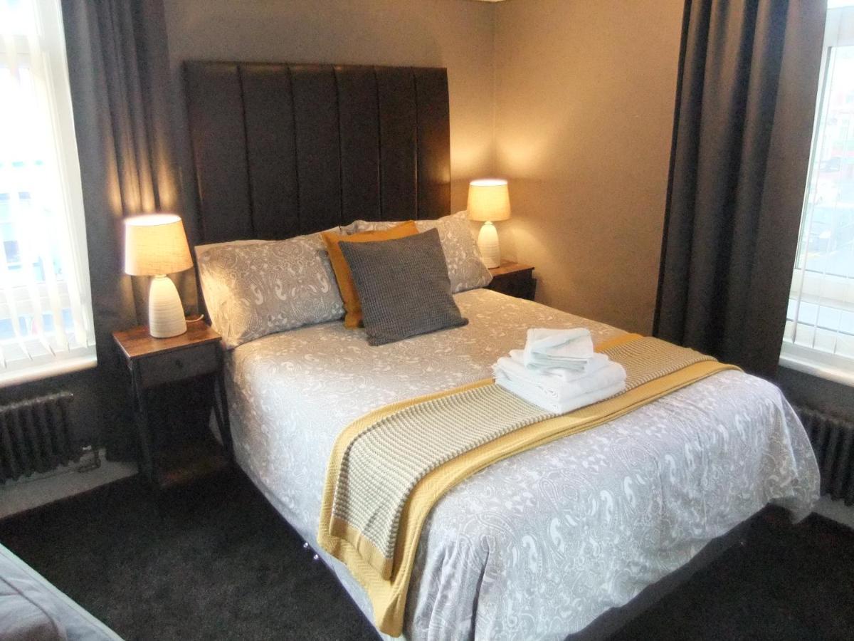 Ferienwohnung Dewsbury House Blackpool Exterior foto