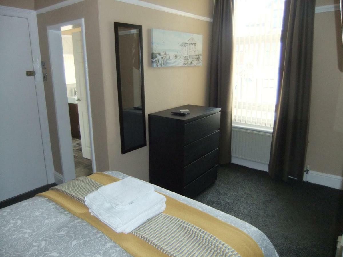 Ferienwohnung Dewsbury House Blackpool Exterior foto